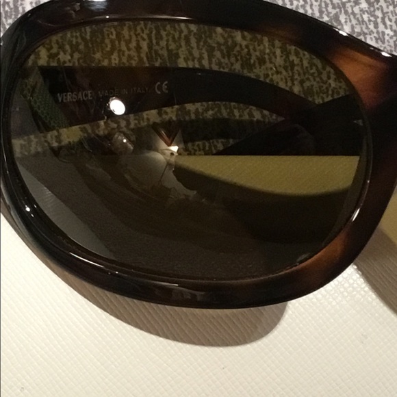 VERSACE SUNGLASSES WITH CASE ONLY $225🏖 SEE PIC. - Picture 9 of 14